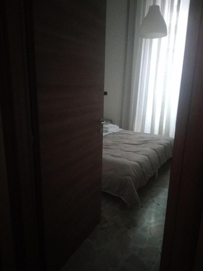 Home Di F เนเปิลส์ ภายนอก รูปภาพ
