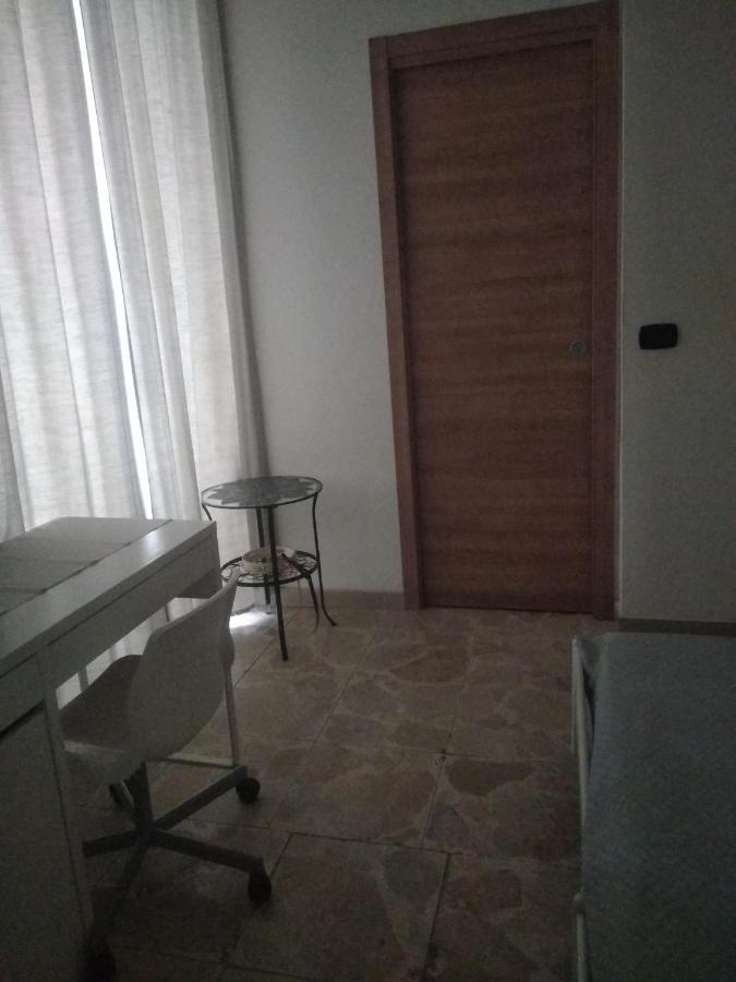 Home Di F เนเปิลส์ ภายนอก รูปภาพ